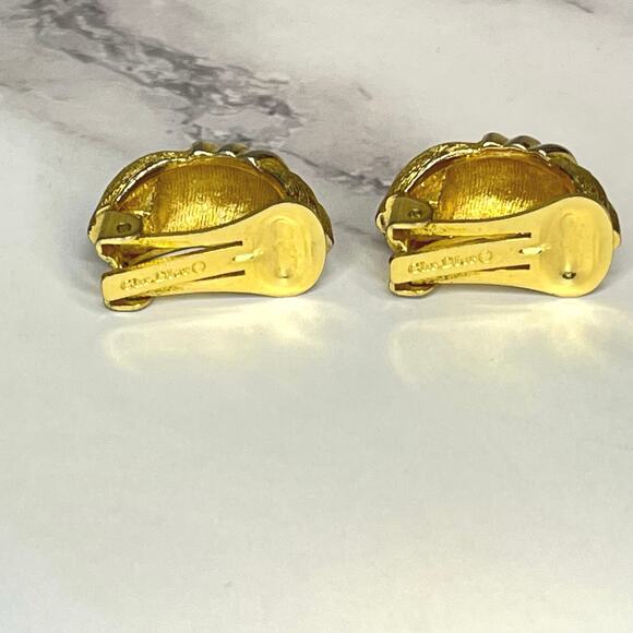 Christian Dior Vintage Gold-Tone Clip-On Earrings – Lion Paw Design - Picture 5 of 7